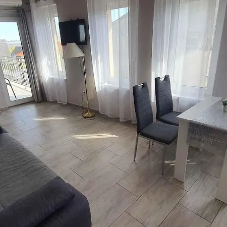 Apartment In - Balaton 44880