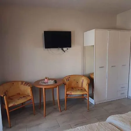 In - Balaton 44880 شقة