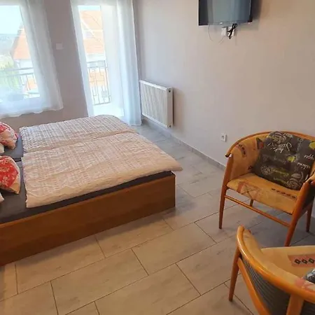 In - Balaton 44880 شقة